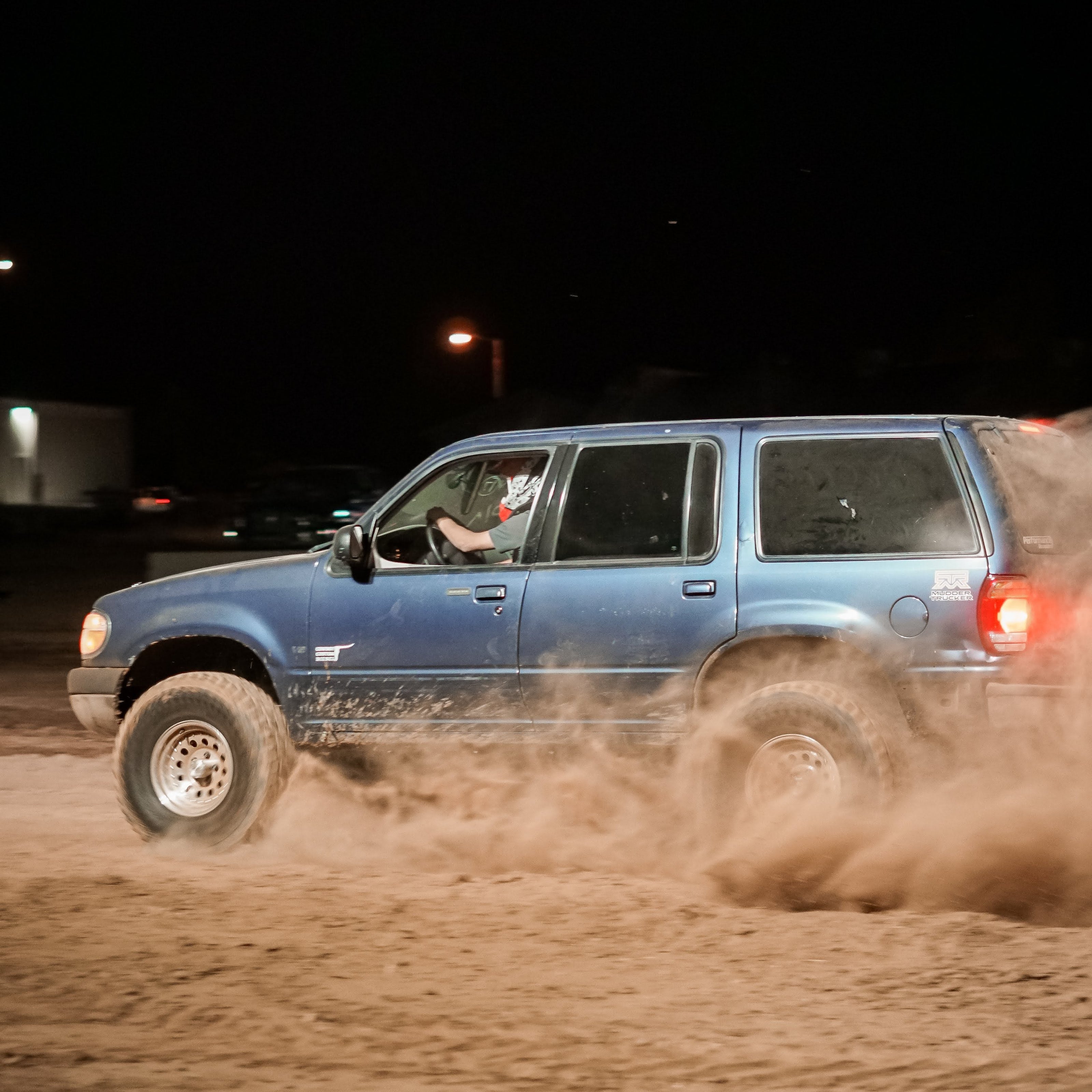 Ford explorer SUV Dirt Drag Racing